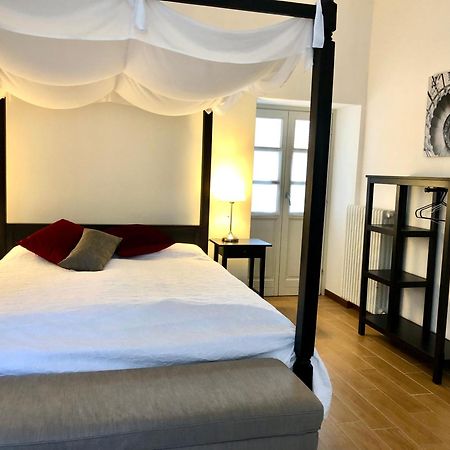 Villa Maghetti - modernized flat in historic palazzo in the center of Luino Esterno foto
