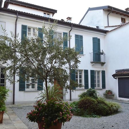 Villa Maghetti - modernized flat in historic palazzo in the center of Luino Esterno foto