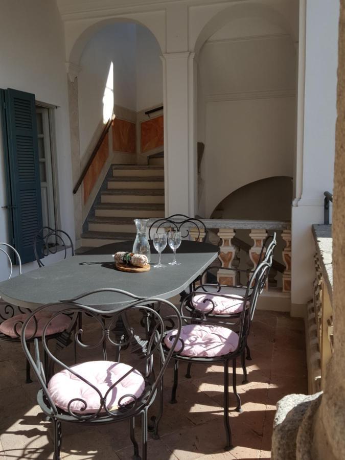 Villa Maghetti - modernized flat in historic palazzo in the center of Luino Esterno foto