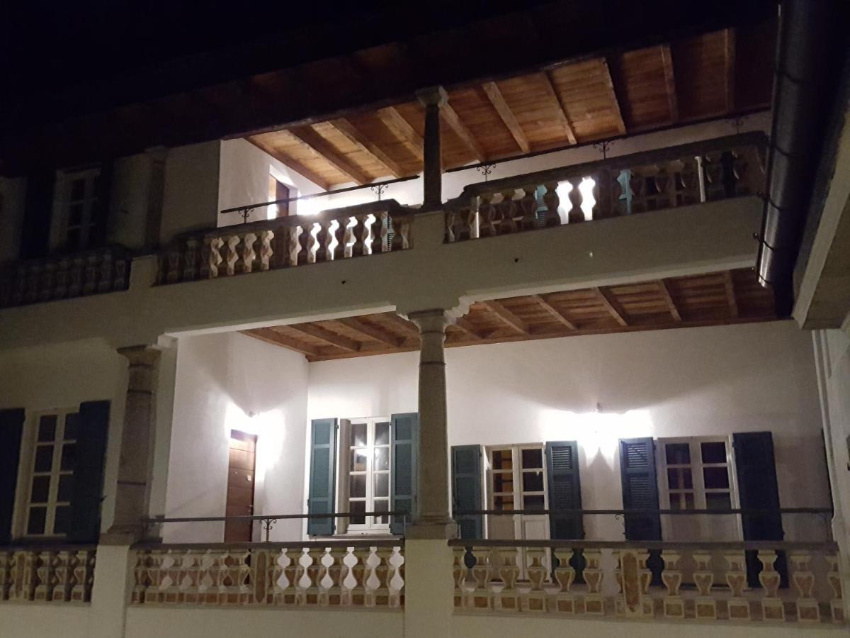 Villa Maghetti - modernized flat in historic palazzo in the center of Luino Esterno foto