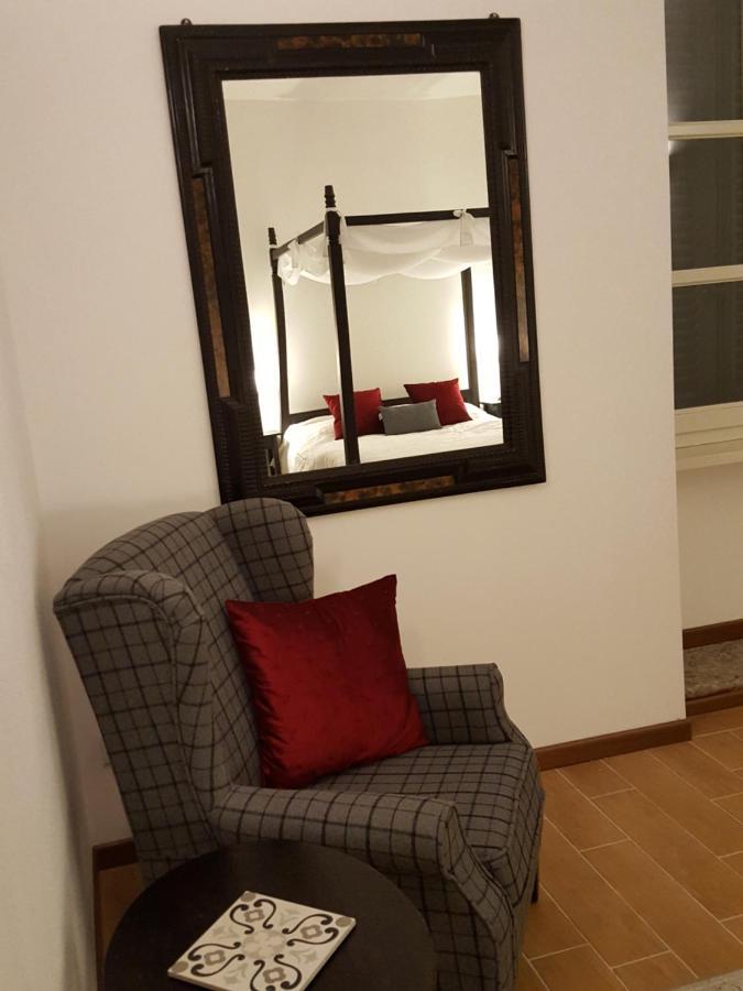 Villa Maghetti - modernized flat in historic palazzo in the center of Luino Esterno foto