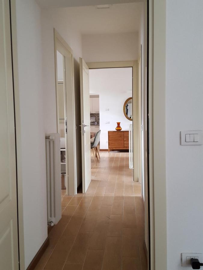 Villa Maghetti - modernized flat in historic palazzo in the center of Luino Esterno foto