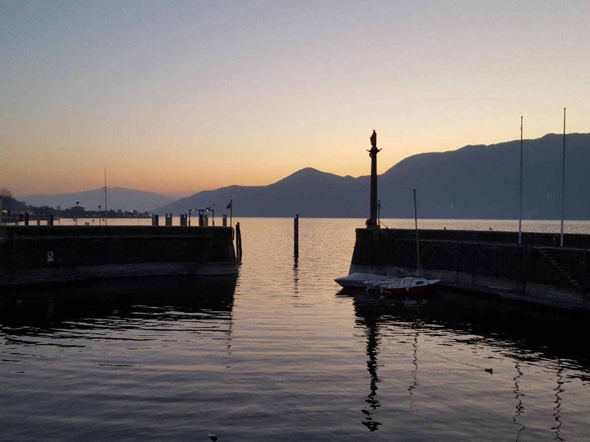 Villa Maghetti - modernized flat in historic palazzo in the center of Luino Esterno foto